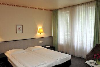 Garden Hotel 3*