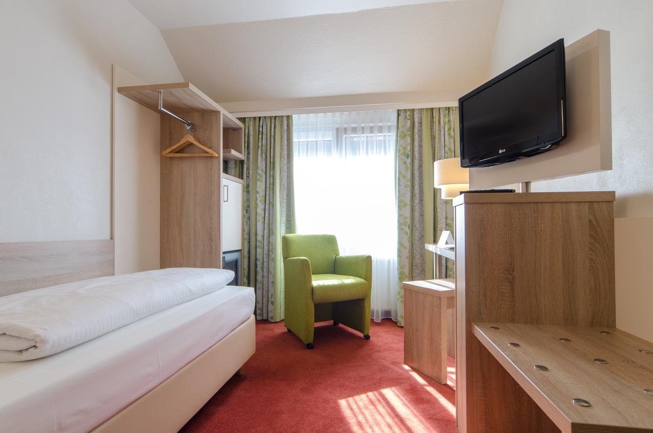Garden Hotel 3*
